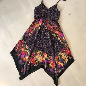 Gorgeous VINTAGE Floral Handkerchief Dress XS/S